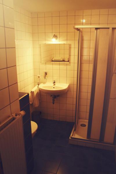 Hotel Garni Zur Eisenbahn ไครล์สไฮม์ ภายนอก รูปภาพ